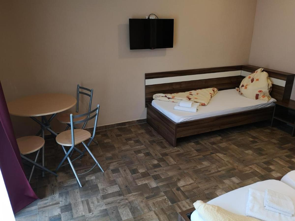 Bed and breakfast Borostyan Panzio Balatonfuered Extérieur photo