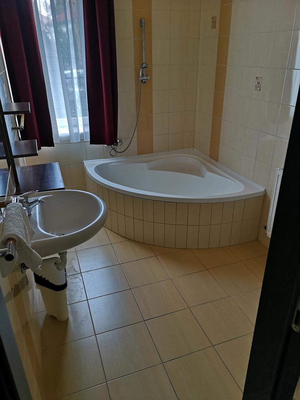 Bed and breakfast Borostyan Panzio Balatonfuered Extérieur photo