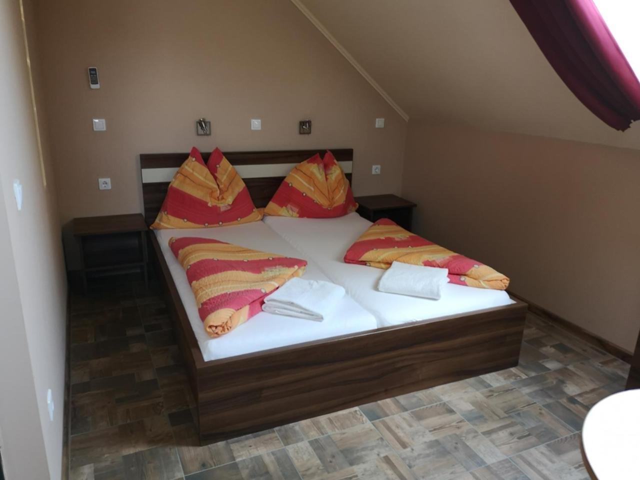 Bed and breakfast Borostyan Panzio Balatonfuered Extérieur photo