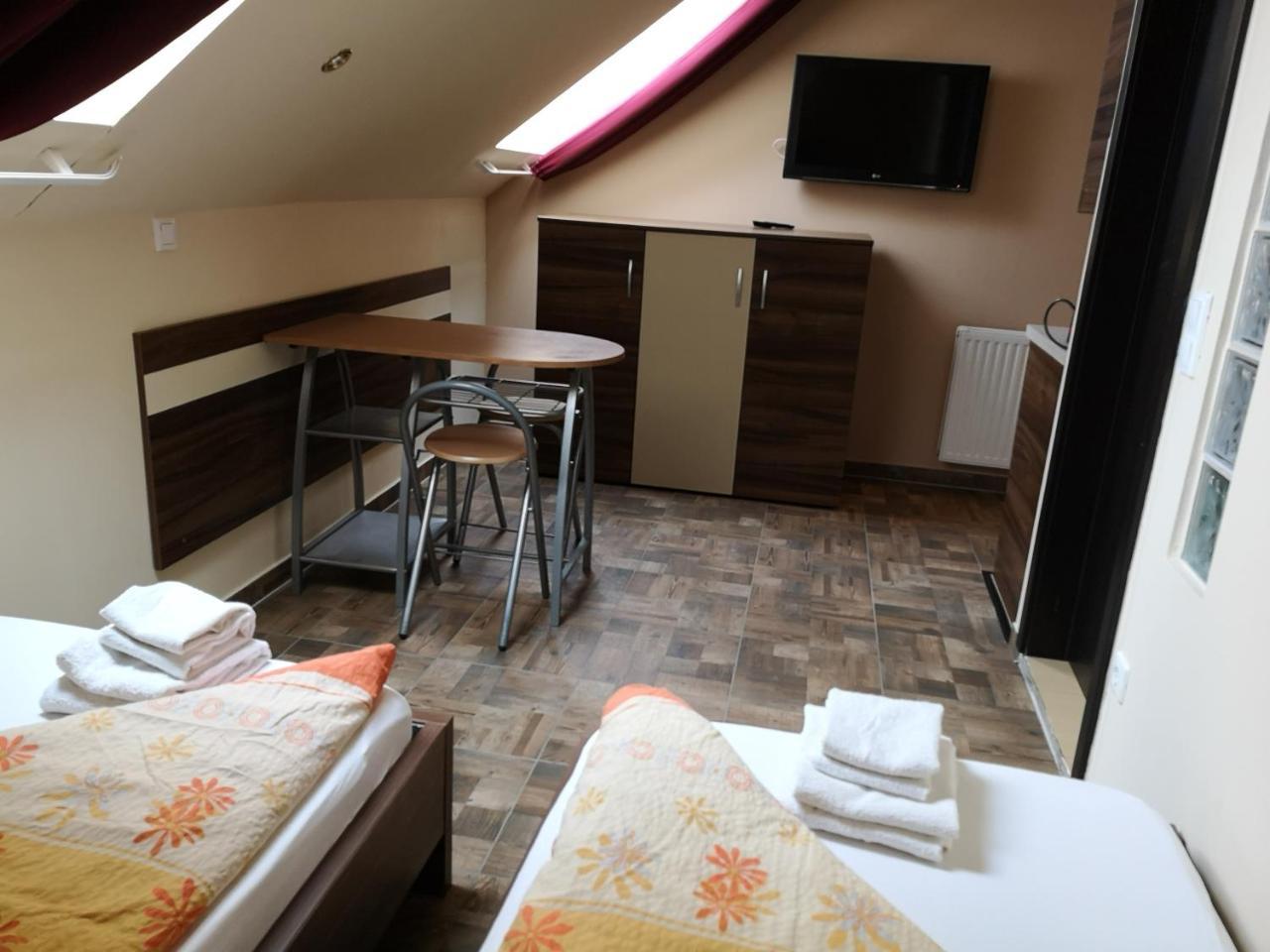 Bed and breakfast Borostyan Panzio Balatonfuered Extérieur photo