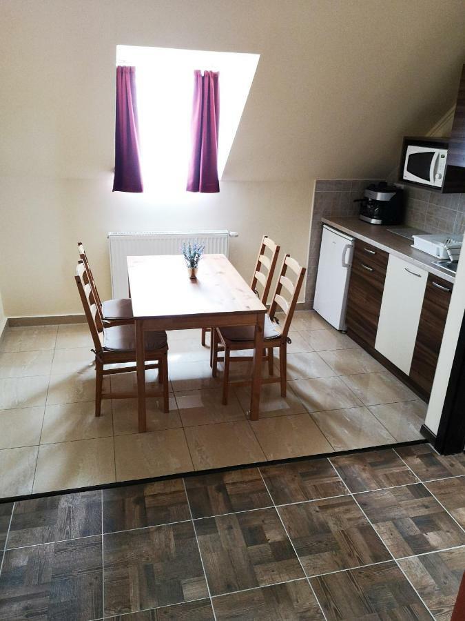 Bed and breakfast Borostyan Panzio Balatonfuered Extérieur photo